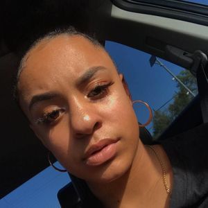 Meet your Posher, Ava